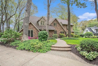 51086 Woodcliff Ct, Granger, IN 46530