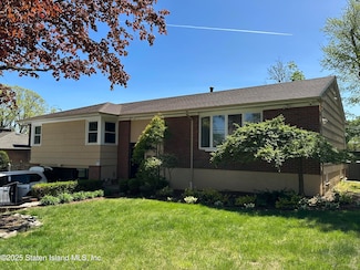 244 Four Corners Rd, Staten Island, NY 10304