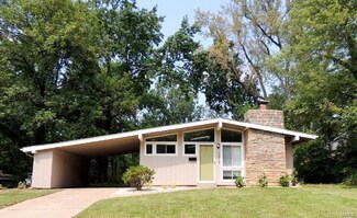 1618 Liggett Dr, Saint Louis, MO 63126