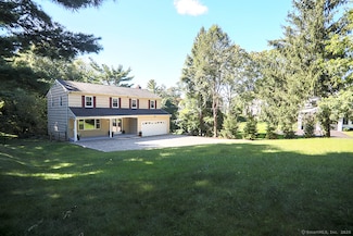 11 Maple Ave N, Westport, CT 06880