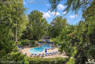 3559 Port Cove Dr Unit 25, Waterford, MI 48328