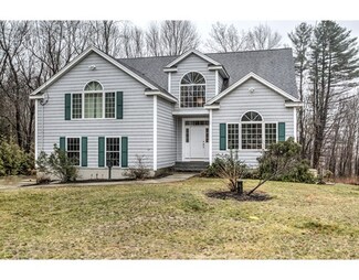 17 Middle Rd, Merrimac, MA 01860