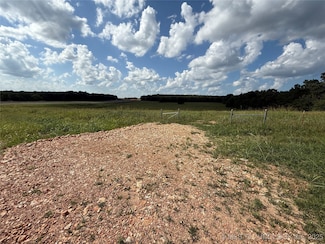 18208 W Grandview Rd, Tahlequah, OK 74464