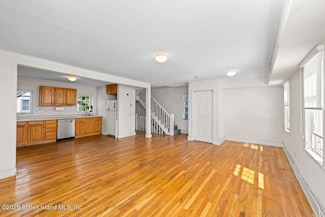 143 Beach St Unit 2, Staten Island, NY 10304
