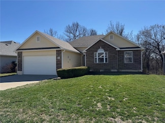 512 Wildwood Ct, Warrensburg, MO 64093