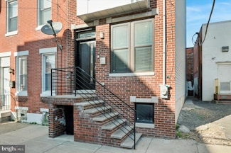 2131 E Tucker St, Philadelphia, PA 19125
