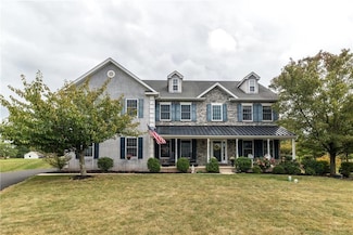 332 Elmwood Ln, Telford, PA 18969