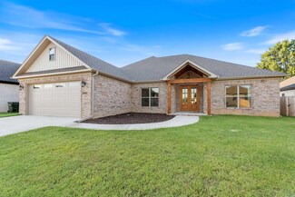 2440 Medlock Ln, Conway, AR 72034