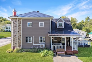 13 Benjamin St, Mars Hill, ME 04758