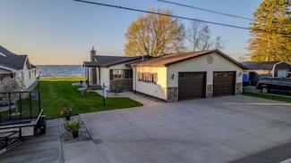 1020 Iroquois Ave, Prudenville, MI 48651