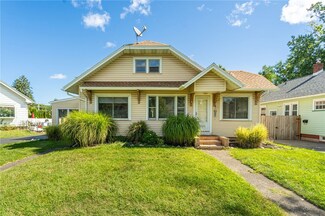 81 Wendhurst Dr, Rochester, NY 14616