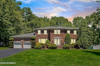 22 Timber Ln, Manalapan, NJ 07726
