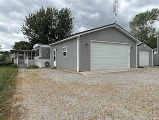 23 Ems B6a Ln, Leesburg, IN 46538