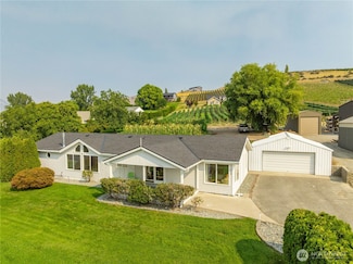 744 Wapato Lake Rd, Manson, WA 98831