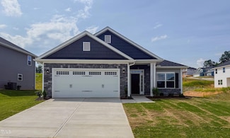121 Northwood Dr, Fuquay-Varina, NC 27526