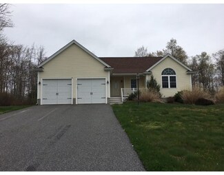 3072 Hunters Hill Dr, Dighton, MA 02715