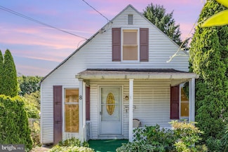 8 W Locust St, Enola, PA 17025