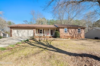 55 Helen Ln, Stockbridge, GA 30281