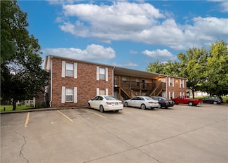 1431 W Sligo St Unit 2, Fayetteville, AR 72701