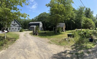 30 County Rd, Cape Neddick, ME 03902