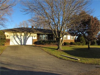 1146 McKimber Ln, Knoxville, IA 50138