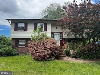 828 Salem Dr, Fredericksburg, VA 22407