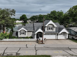 11 Dockside Dr, Blue Springs, MO 64015