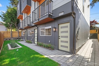 6032 42nd Ave SW Unit A, Seattle, WA 98136