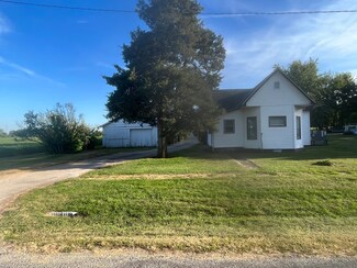 409 Illinois St, Kansas, IL 61933