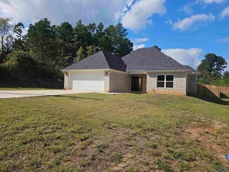 541 Spokane St, Gladewater, TX 75647