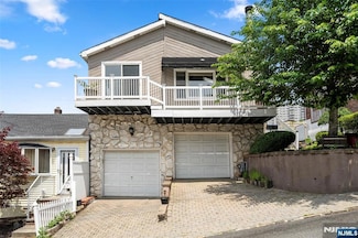 429 Elizabeth St, Fort Lee, NJ 07024