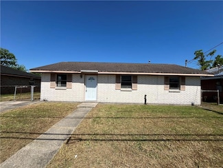 2712 Guerra Dr, Violet, LA 70092