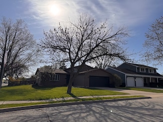 69 N Garfield Ave, Mundelein, IL 60060