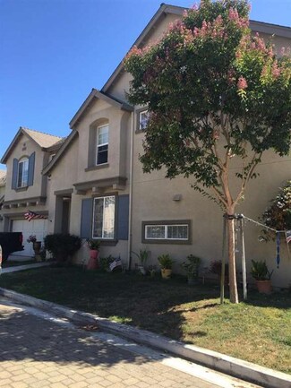 1818 Bradbury St, Salinas, CA 93906