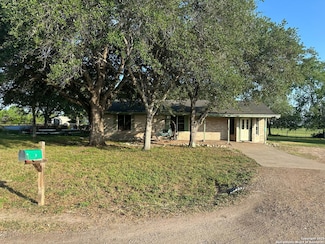 2802 Comanche St, Beeville, TX 78102