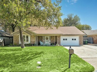 2908 Steve Dr, Hurst, TX 76054