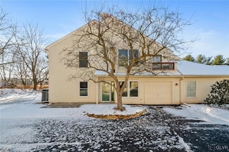 120 Lindfield Cir, Macungie, PA 18062