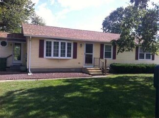 63 Schley St, Chicopee, MA 01020