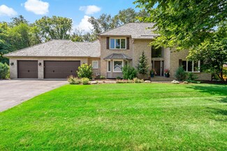 15225 Woodside Ln, Minnetonka, MN 55345