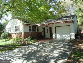 339 Holly Ave, Woodbury Heights, NJ 08097