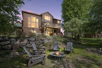 7266 Fawn Hill Rd, Chanhassen, MN 55317
