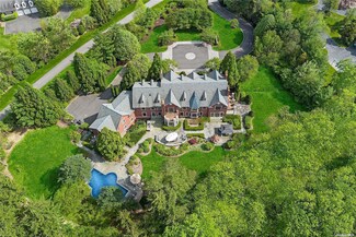 10 Orchard Ln, Old Westbury, NY 11568