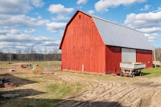 680 W Stewart Rd, Midland, MI 48640