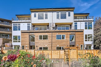 515 Howe St Unit C, Seattle, WA 98109
