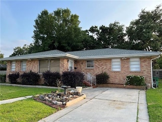 6 Gelbke Dr, Gretna, LA 70053