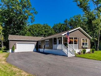 32 Conifer Dr, Lyman, ME 04002