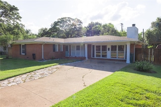100 Greenway Dr, Bryan, TX 77801