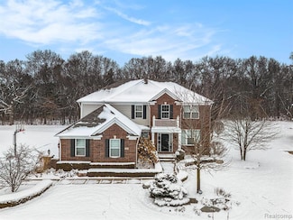 3230 Park Meadow Dr, Lake Orion, MI 48362