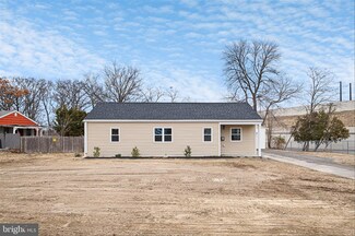 21 W Minuit Dr, New Castle, DE 19720
