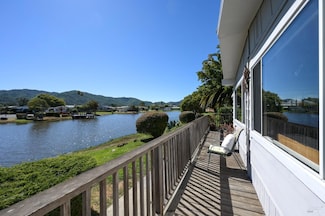 196 Isle Royale Ct, San Rafael, CA 94903